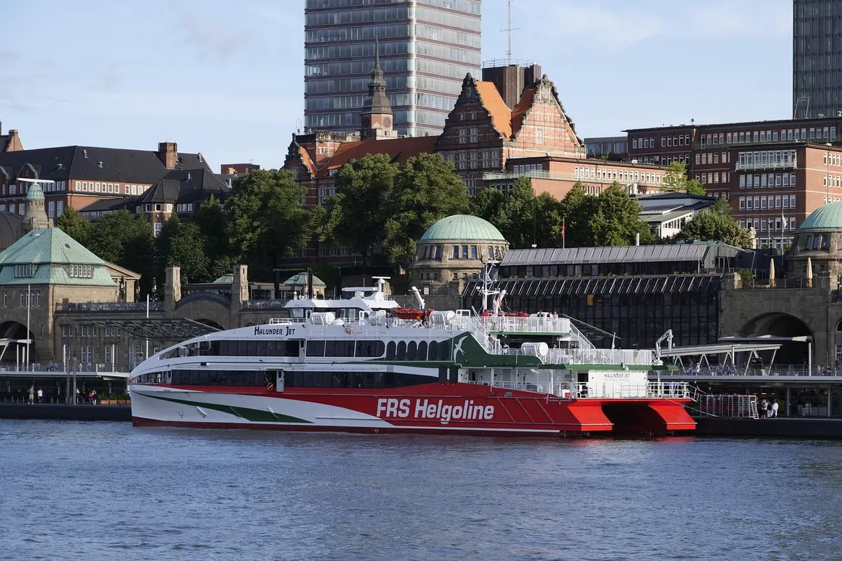 Ferry Delay or Cancellation: A UK Traveller's Checklist for Compensation Claims